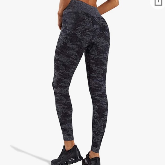 WodoWei Women's High Waisted Camo Seamless Yoga Pants 7/8 Length. Size S. - Picture 3 of 7